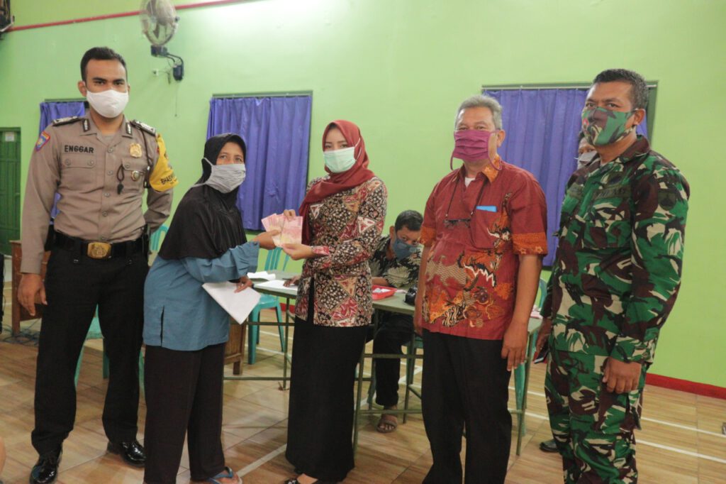 Penyaluran BLT Desa Tahap 3 Penyaluran BLT Desa Tahap 3