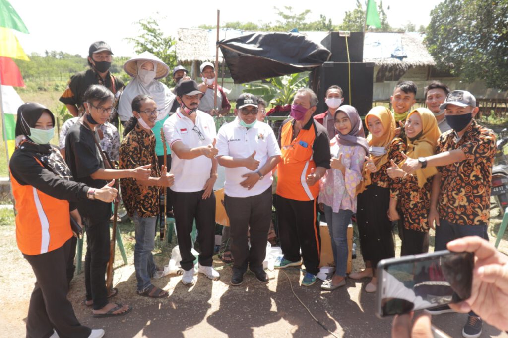 Bupati Asip Hafal Lagu Di Rumah Saja