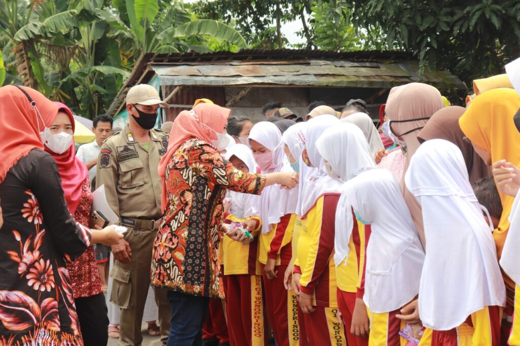 Bupati Pekalongan Resmikan Jalan Poros Desa Wonopringgo