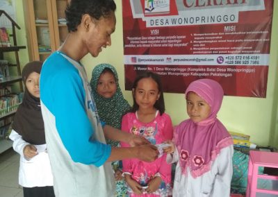 Perpustakaan Desa Cerah Desa Wonopringgo Meluncurkan Kartu Anggota Baru
